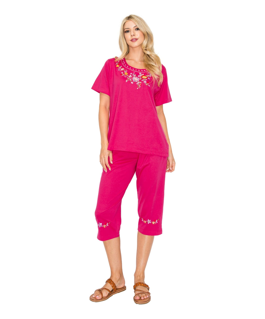 Women's Short Sleeve Embroidered Blouse and Matching Capri Set Fuchsia WS16