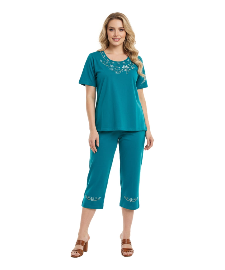 Women's Short Sleeve Embroidered Blouse and Matching Capri Set Green WS17