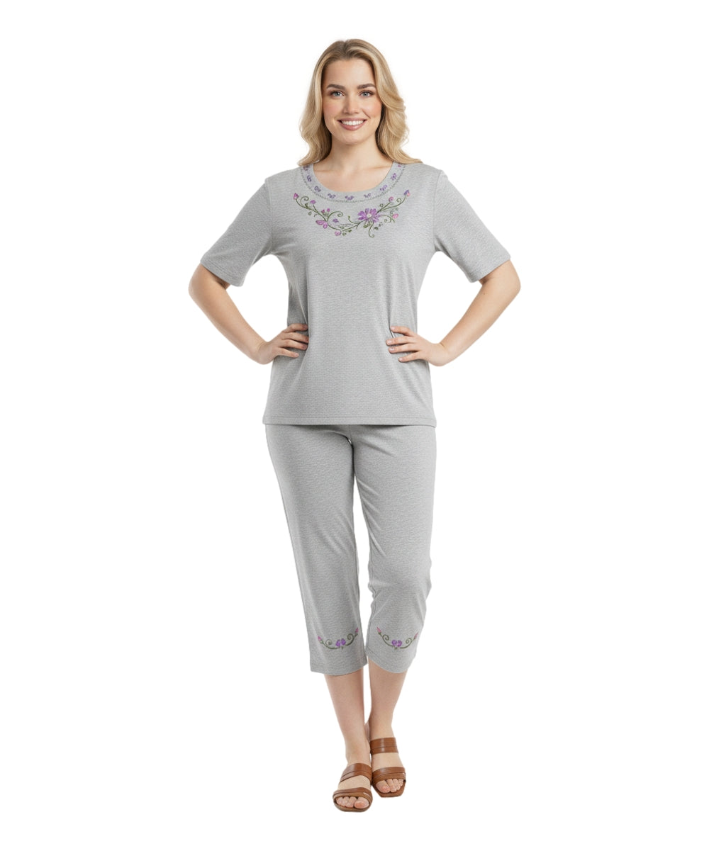 Women's Short Sleeve Embroidered Blouse and Matching Capri Set Wine WS17